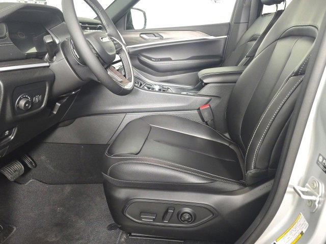 New 2026 Jeep Grand Cherokee Limited image 25