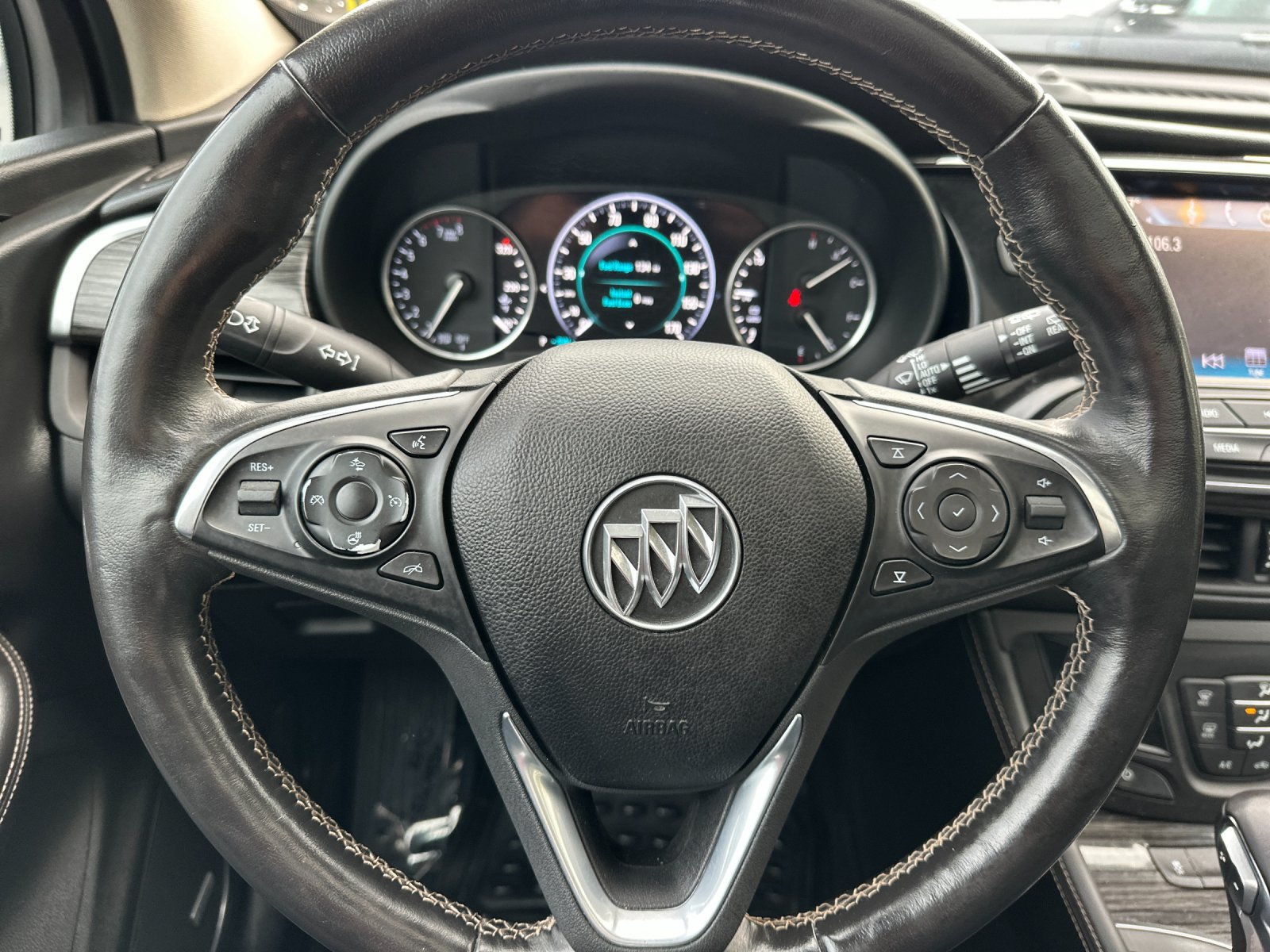 Used 2018 Buick Envision Premium AWD/4WD image 23