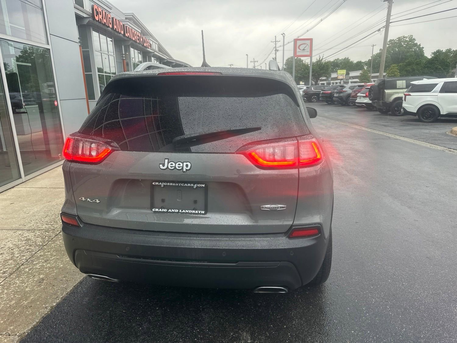 Used 2020 Jeep Cherokee Latitude Plus w/ Cold Weather Group AWD/4WD image 4