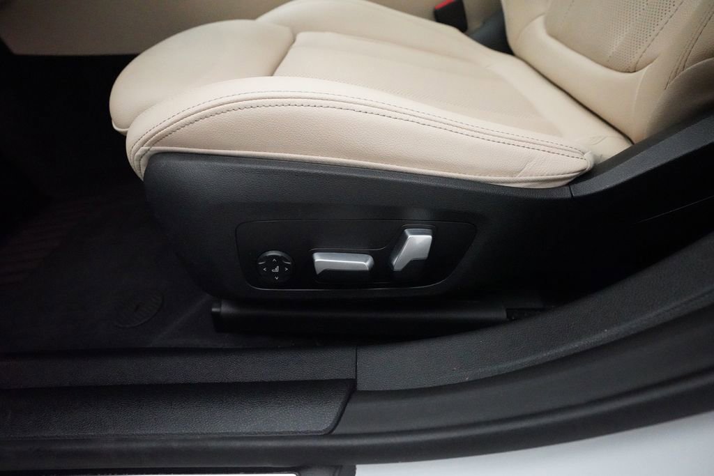 Used 2023 BMW 430i Gran Coupe xDrive w/ M Sport Package AWD/4WD image 29