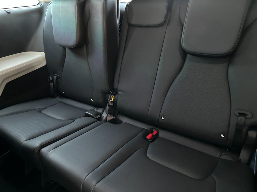 Used 2024 Kia Carnival SX Prestige FWD image 14