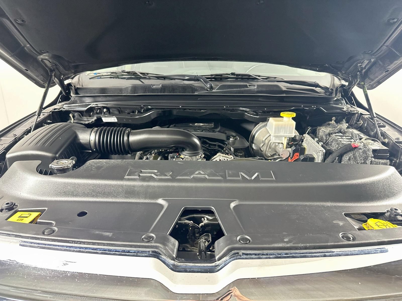 Used 2020 RAM 1500 Laramie AWD/4WD image 28