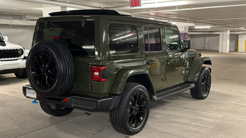 Used 2023 Jeep Wrangler Unlimited Sahara w/ Cold Weather Group AWD/4WD image 4