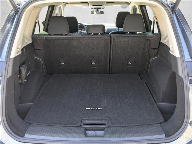 Certified 2025 Nissan Rogue SV image 6