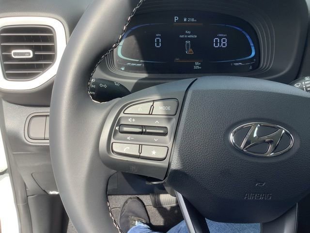 Certified 2025 Hyundai Venue Limited image 21