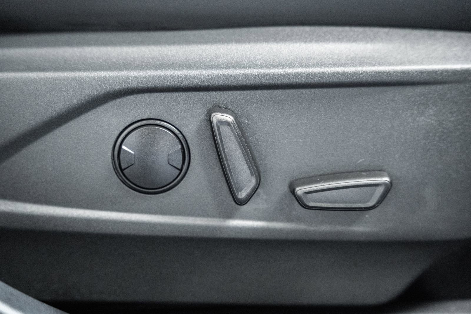 Certified 2025 Ford Mustang Mach-E Premium image 37