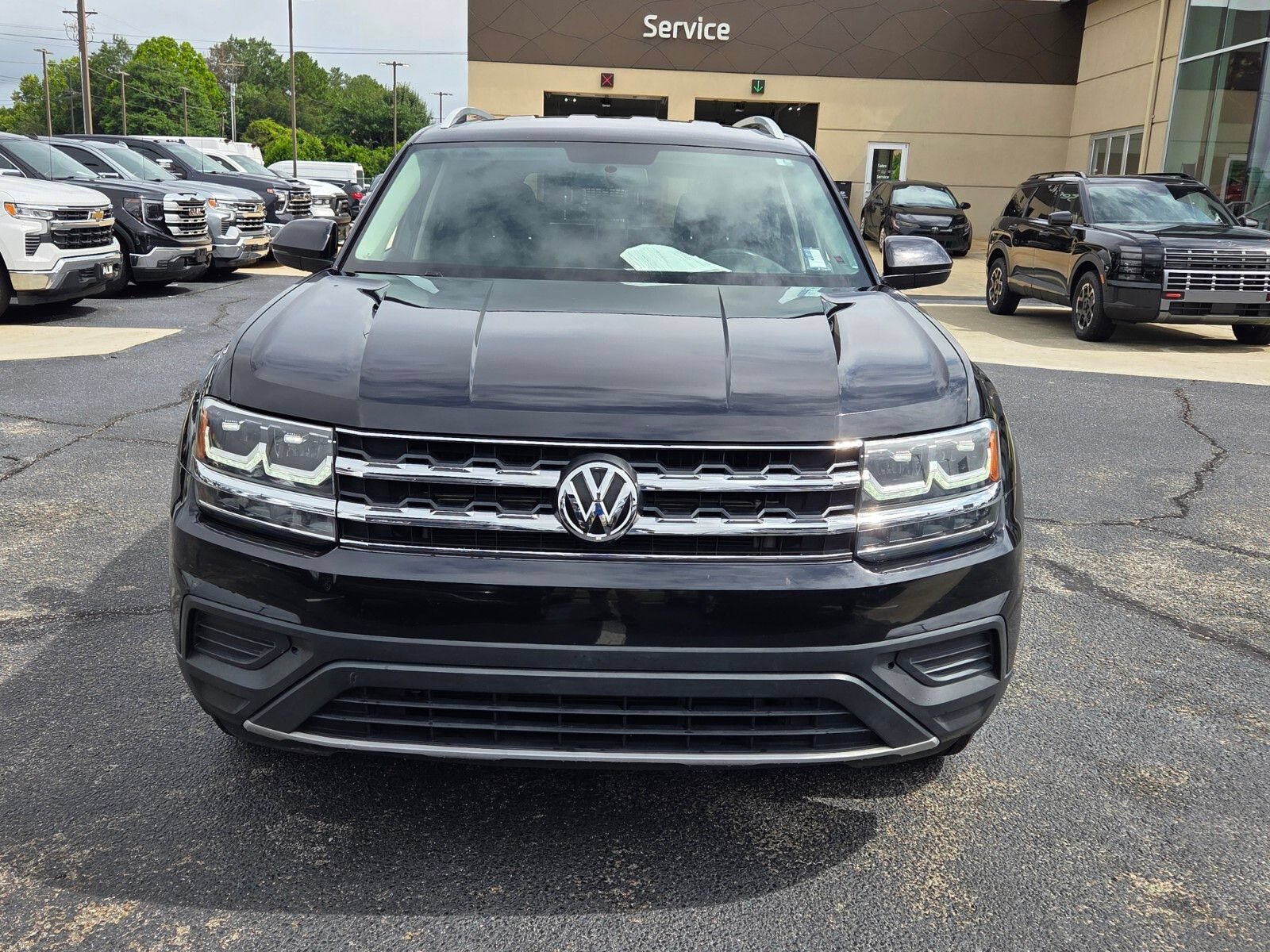 Used 2018 Volkswagen Atlas S FWD image 2