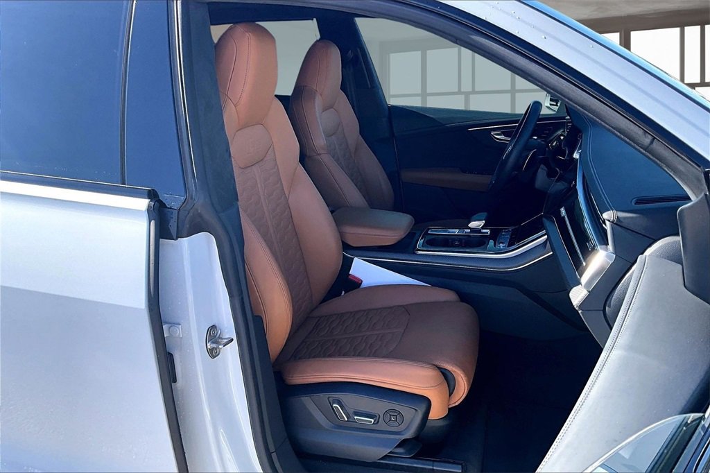 Used 2023 Audi RS Q8 w/ Black Optic Package image 7