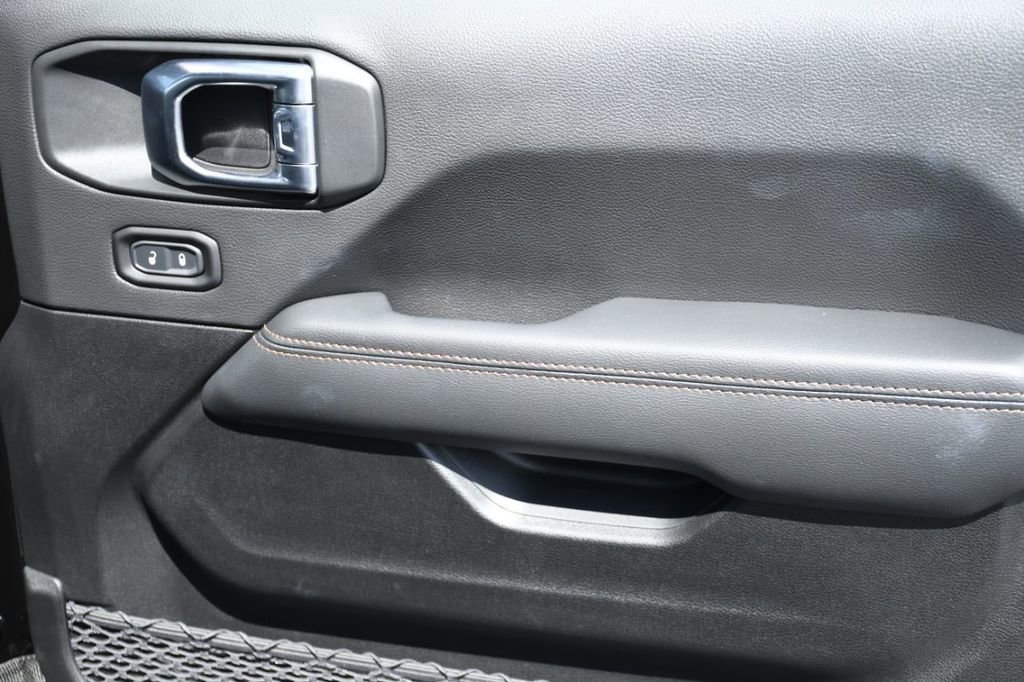 Used 2023 Jeep Wrangler Unlimited Rubicon 392 image 36