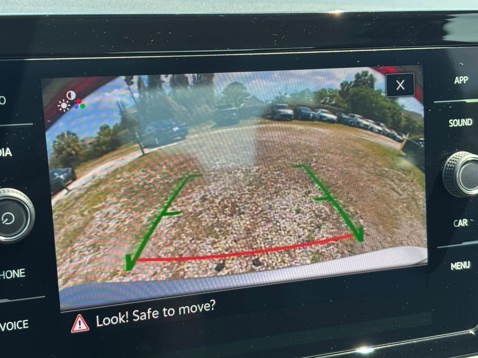 Used 2025 Volkswagen Jetta SE image 24