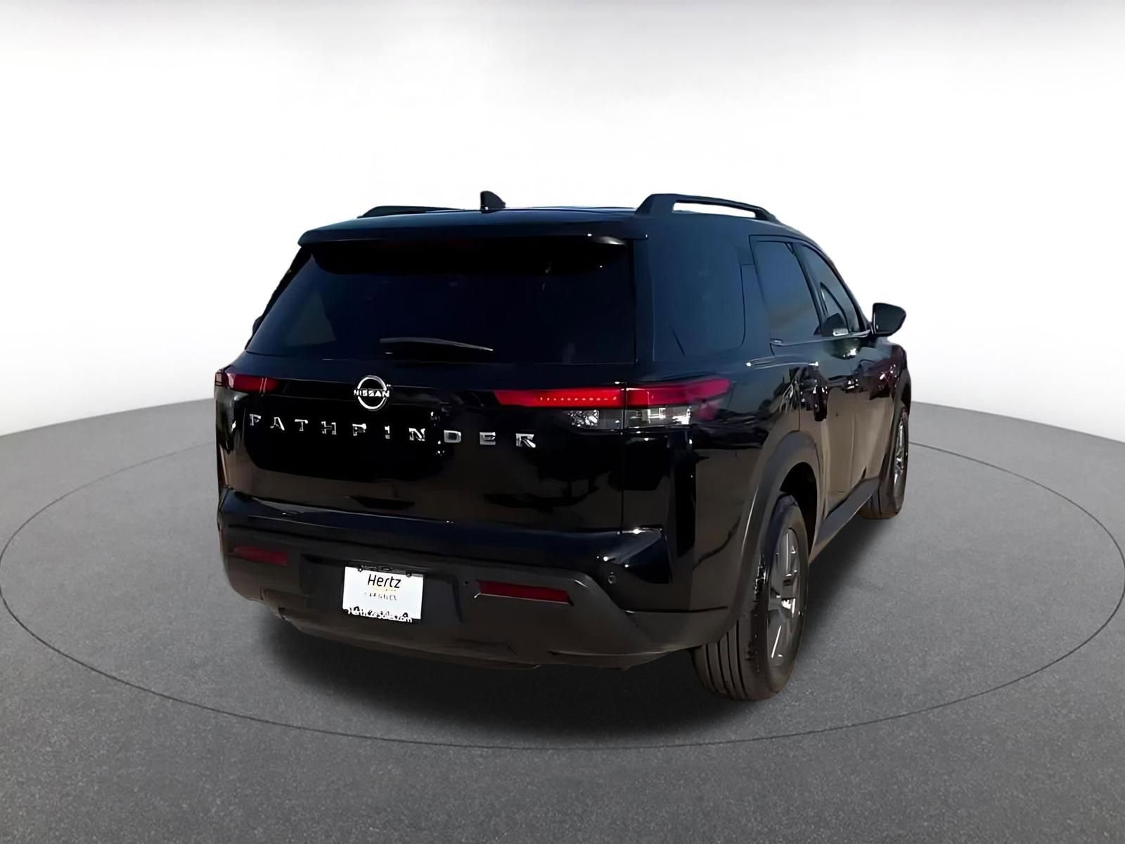 Used 2025 Nissan Pathfinder SV image 14