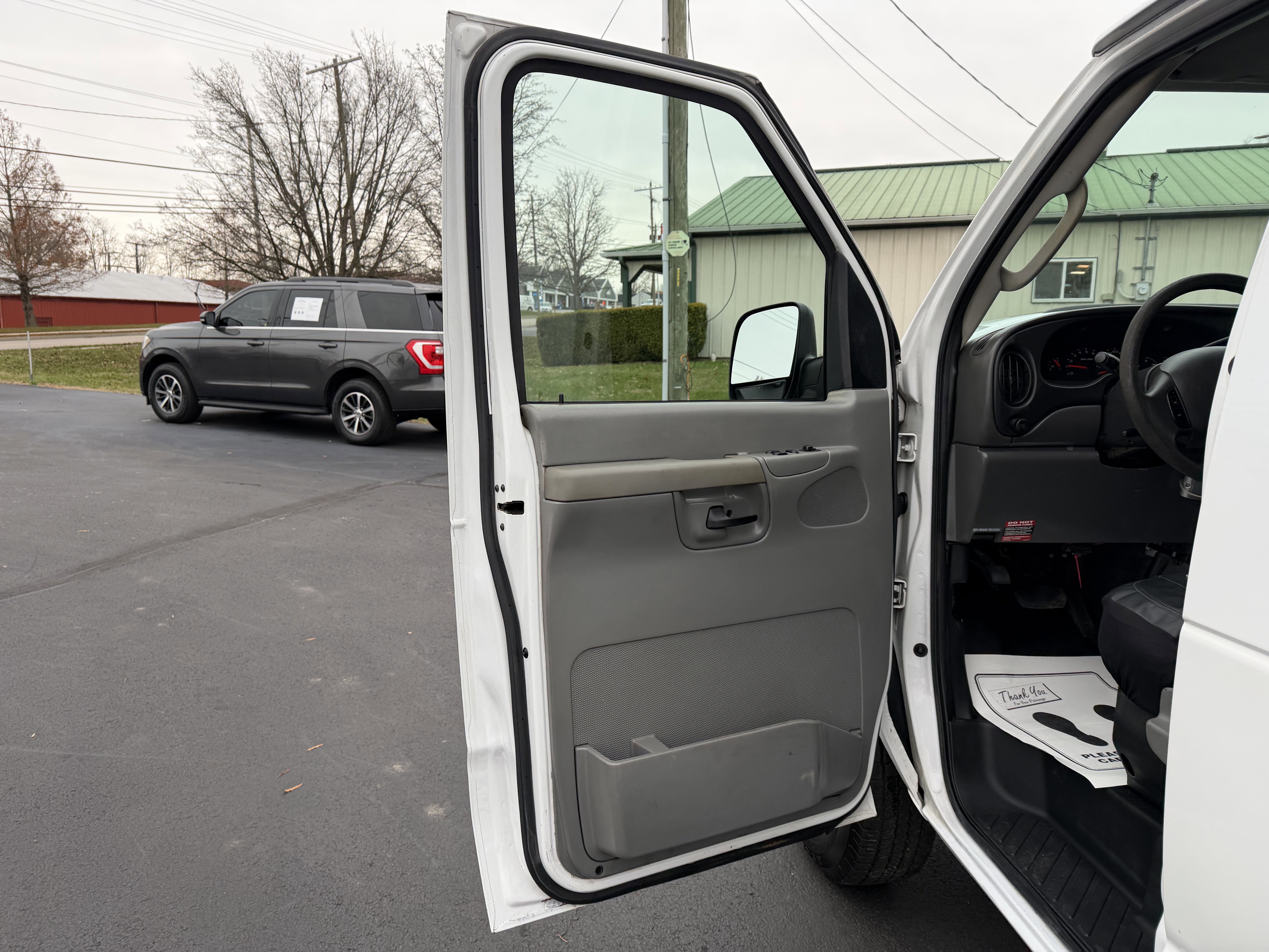 Used 2006 Ford E-250 and Econoline 250 image 9