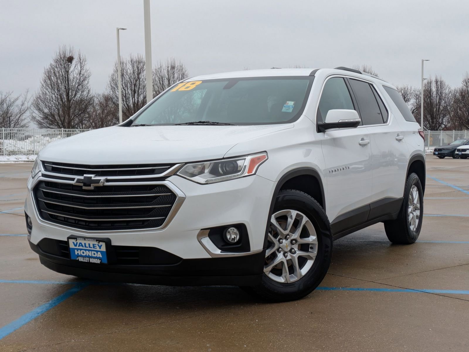 Used 2018 Chevrolet Traverse LT image 2