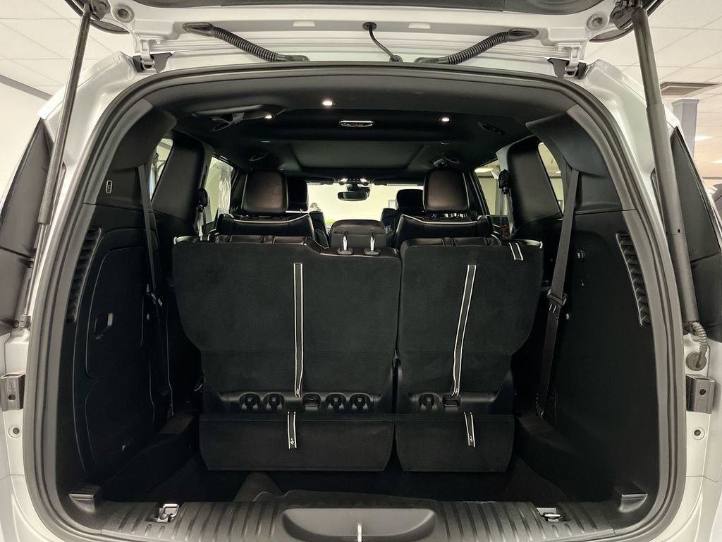 Used 2024 Chrysler Pacifica Premium image 11