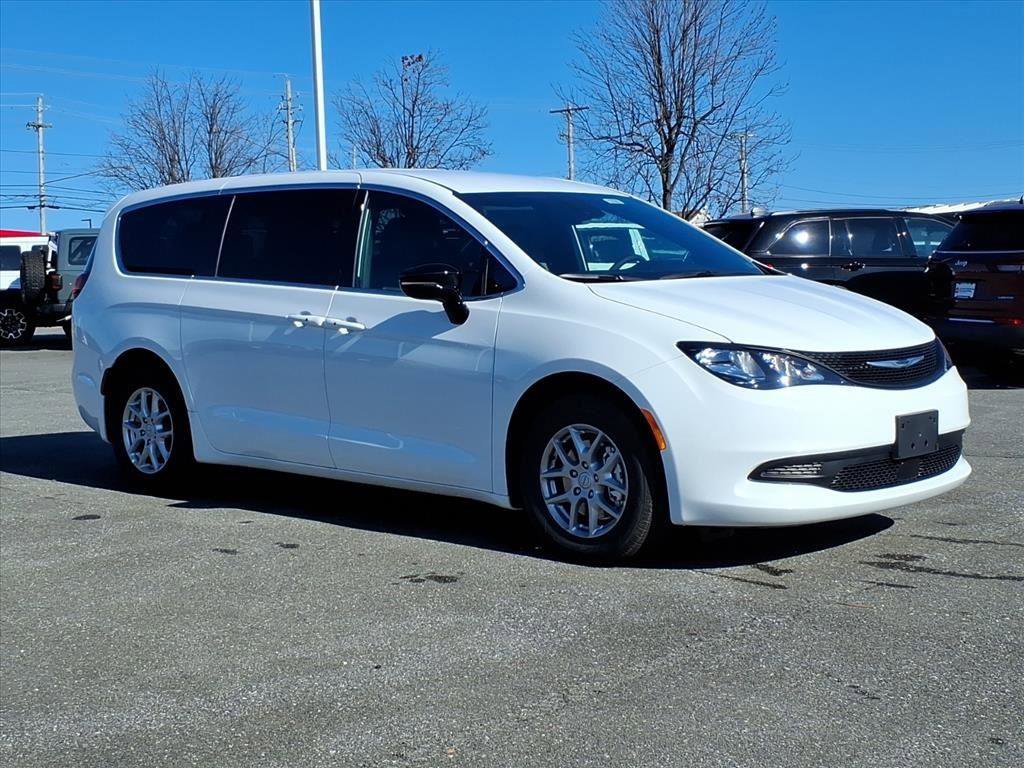 New 2026 Chrysler Voyager LX image 2