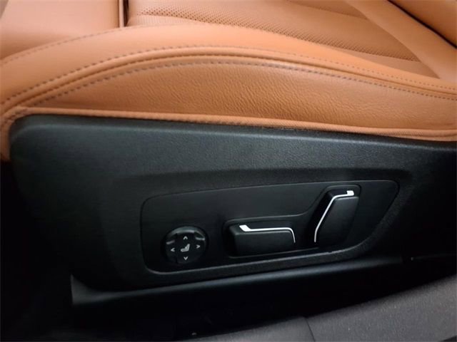 Used 2025 BMW 330i xDrive Sedan w/ Premium Package image 55