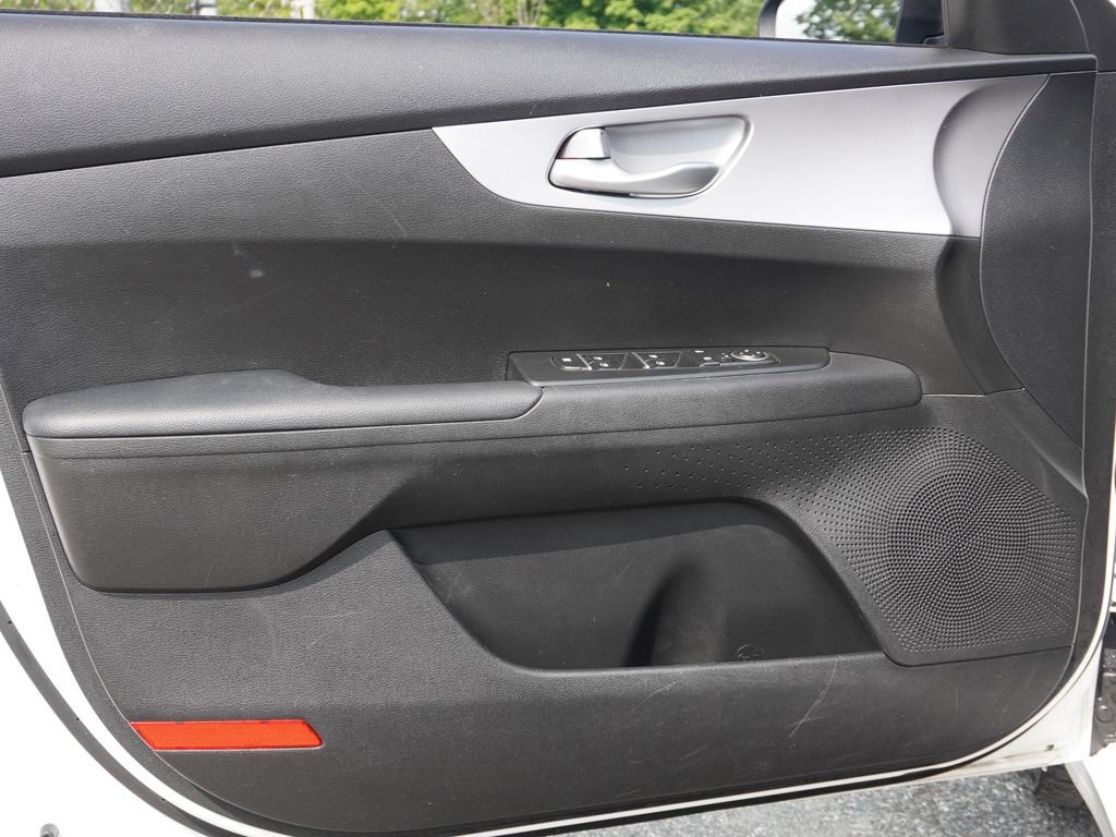 Used 2024 Kia Forte LXS FWD image 17