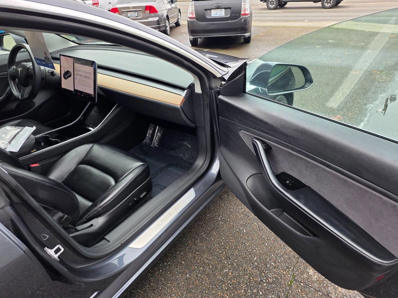 Used 2018 Tesla Model 3 Mid Range image 21