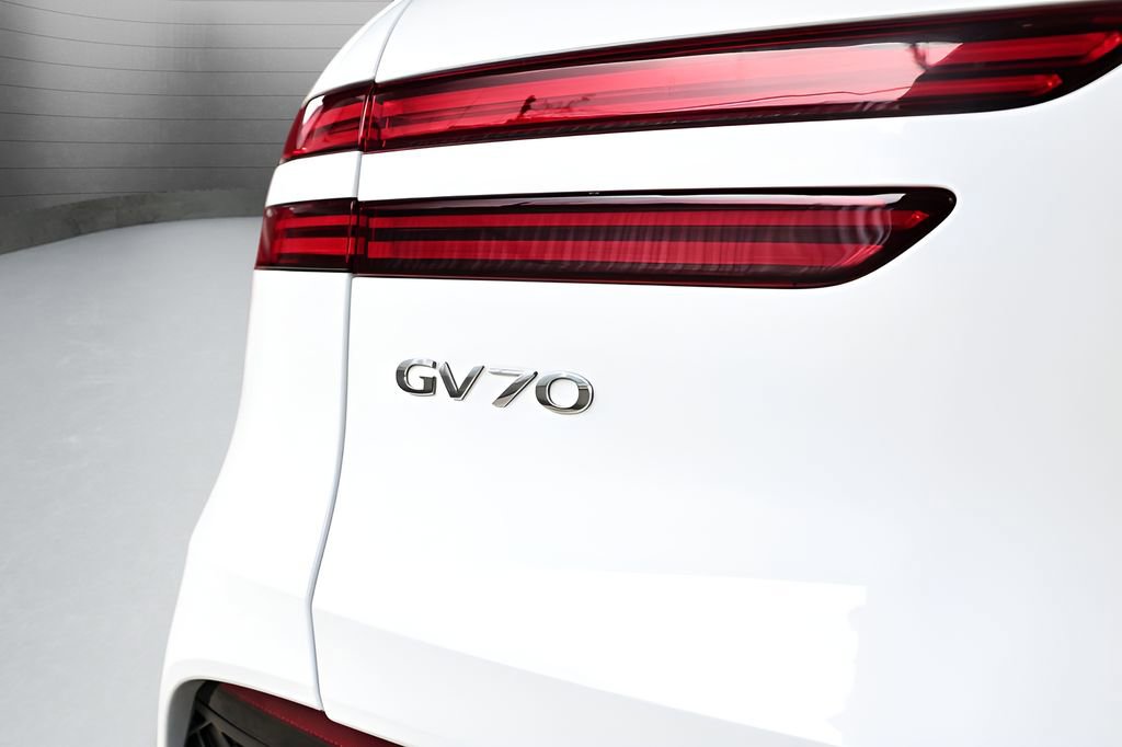 Used 2024 Genesis GV70 3.5T Sport w/ Sport Advanced Package image 19