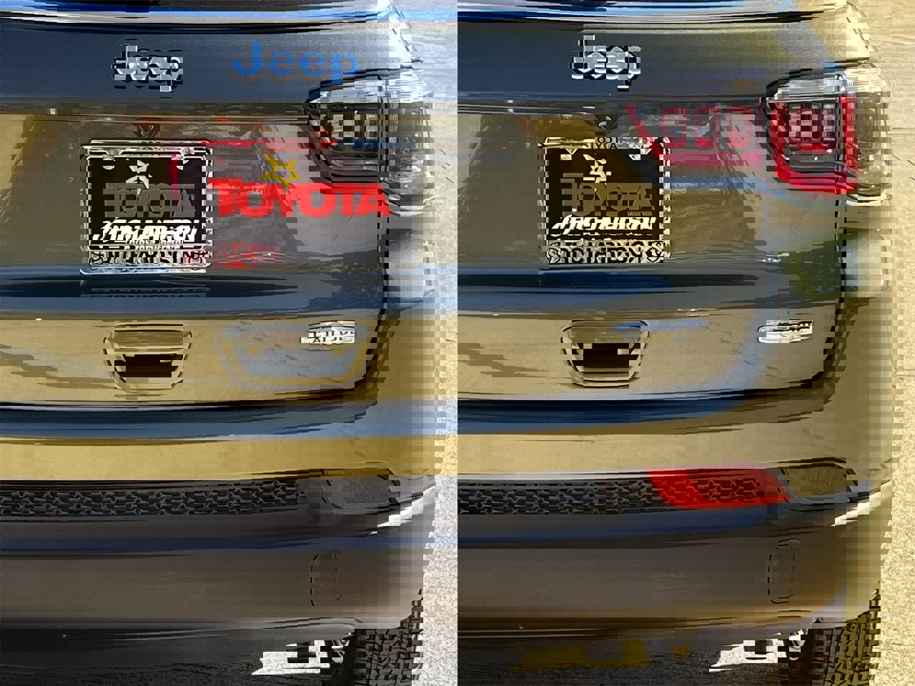 Used 2020 Jeep Compass Latitude w/ Cold Weather Group image 6