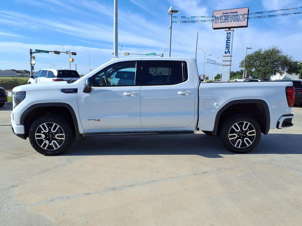 Used 2024 GMC Sierra 1500 AT4 w/ Technology Package AWD/4WD image 4