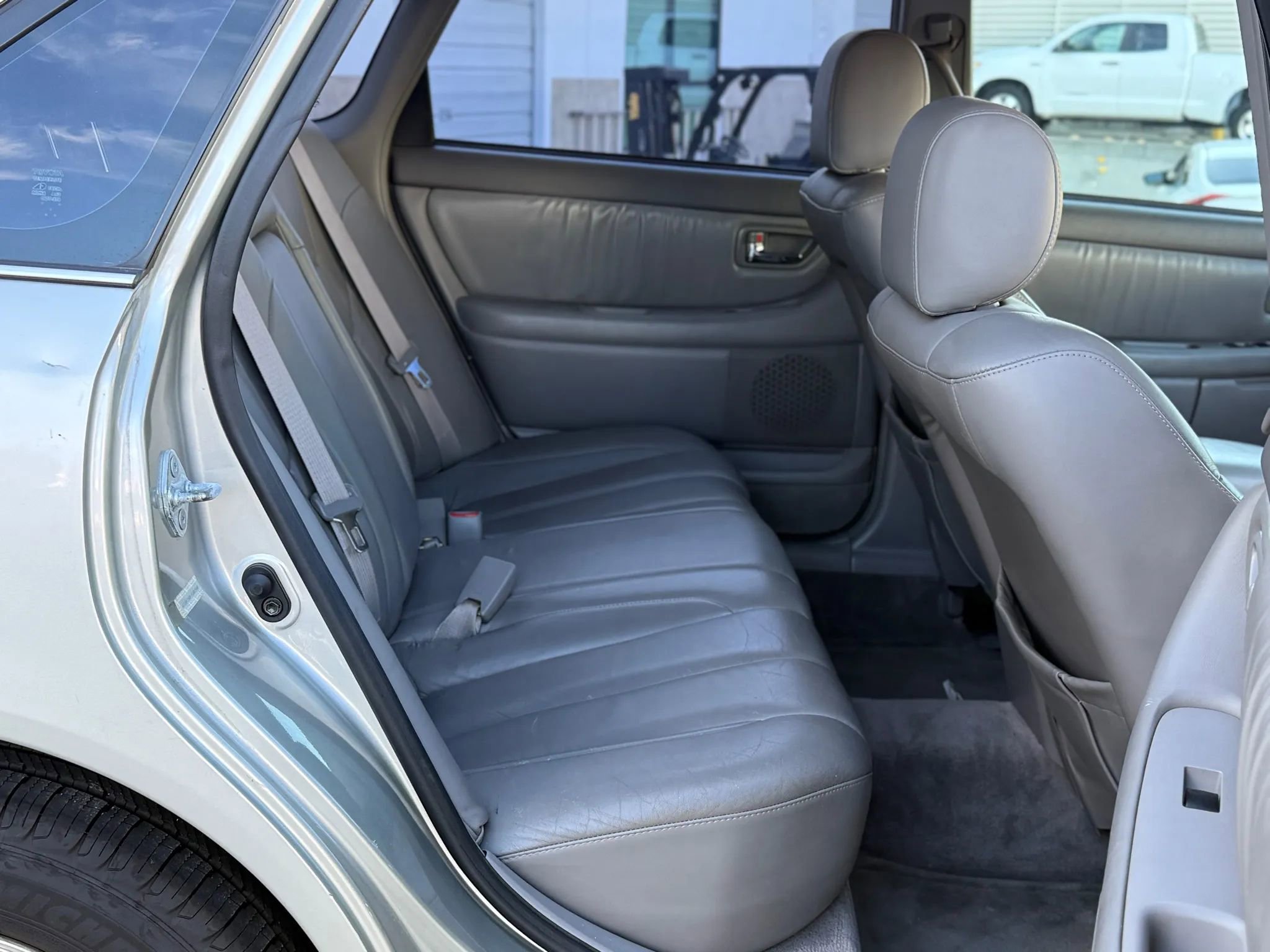 Used 2000 Toyota Avalon XL image 15