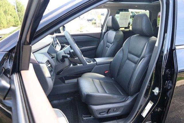 Certified 2023 Nissan Rogue SV w/ SV Premium B Package AWD/4WD image 9