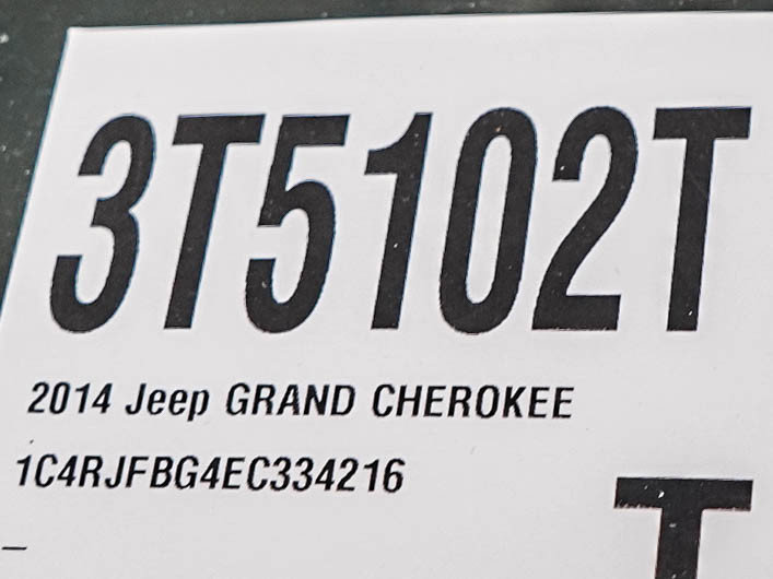 Used 2014 Jeep Grand Cherokee Limited w/ Trailer Tow Group IV AWD/4WD image 31