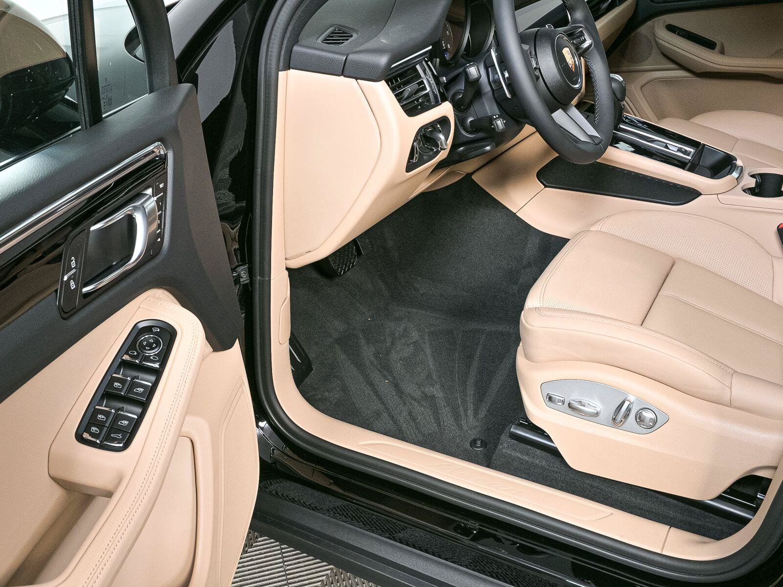 New 2026 Porsche Macan AWD/4WD image 7
