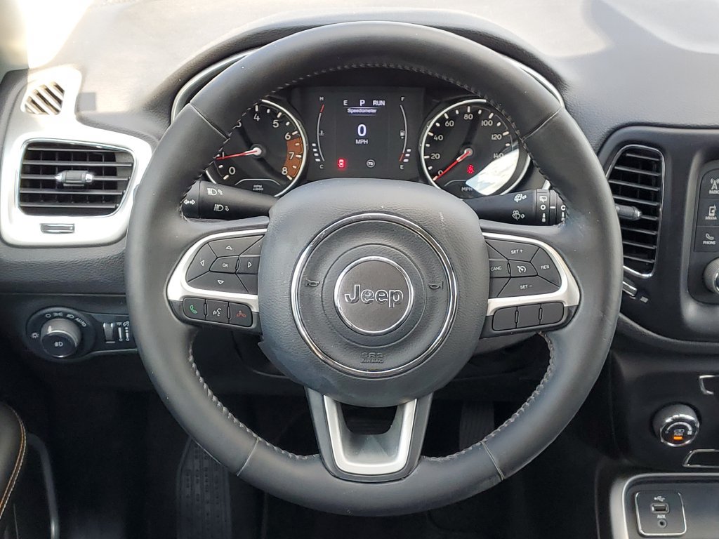 Used 2018 Jeep Compass Latitude FWD image 24