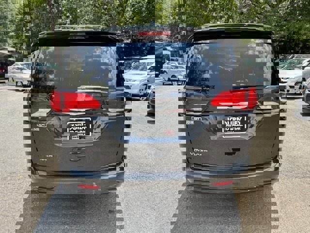 Used 2020 Chrysler Voyager Lxi image 5