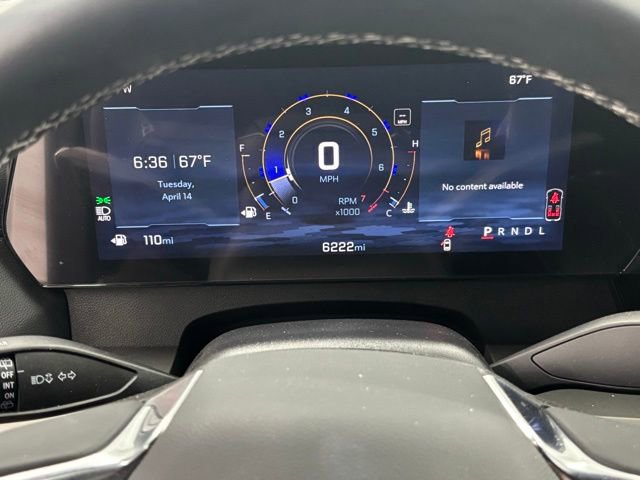 Used 2025 Chevrolet Traverse LT w/ Driver Confidence Package image 28