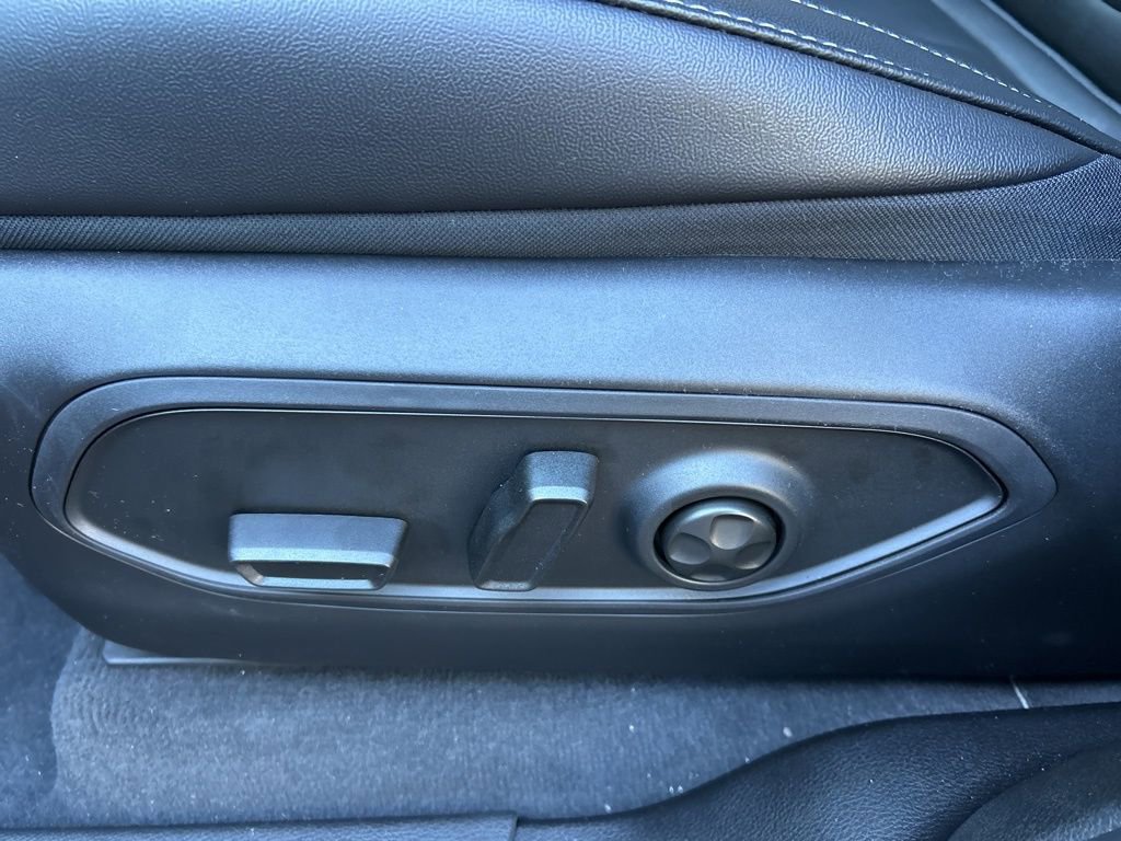 New 2025 Jeep Grand Cherokee Limited w/ Black Appearance Package image 13