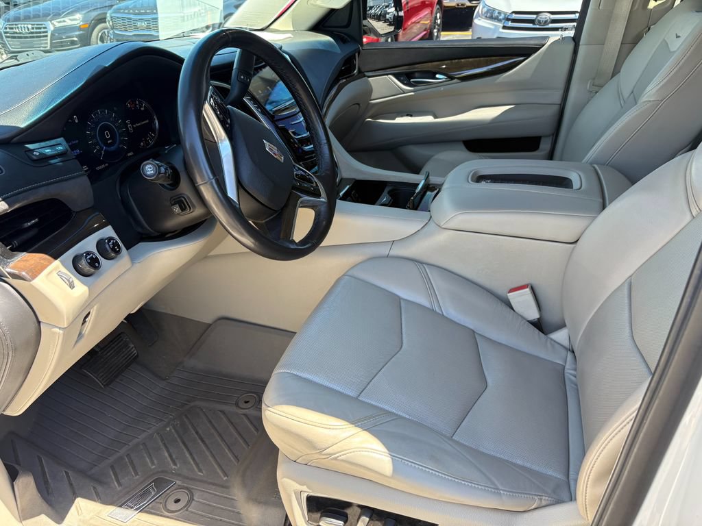 Used 2018 Cadillac Escalade Premium Luxury AWD/4WD image 5