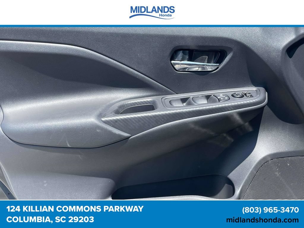 Used 2025 Nissan Versa SV FWD image 15