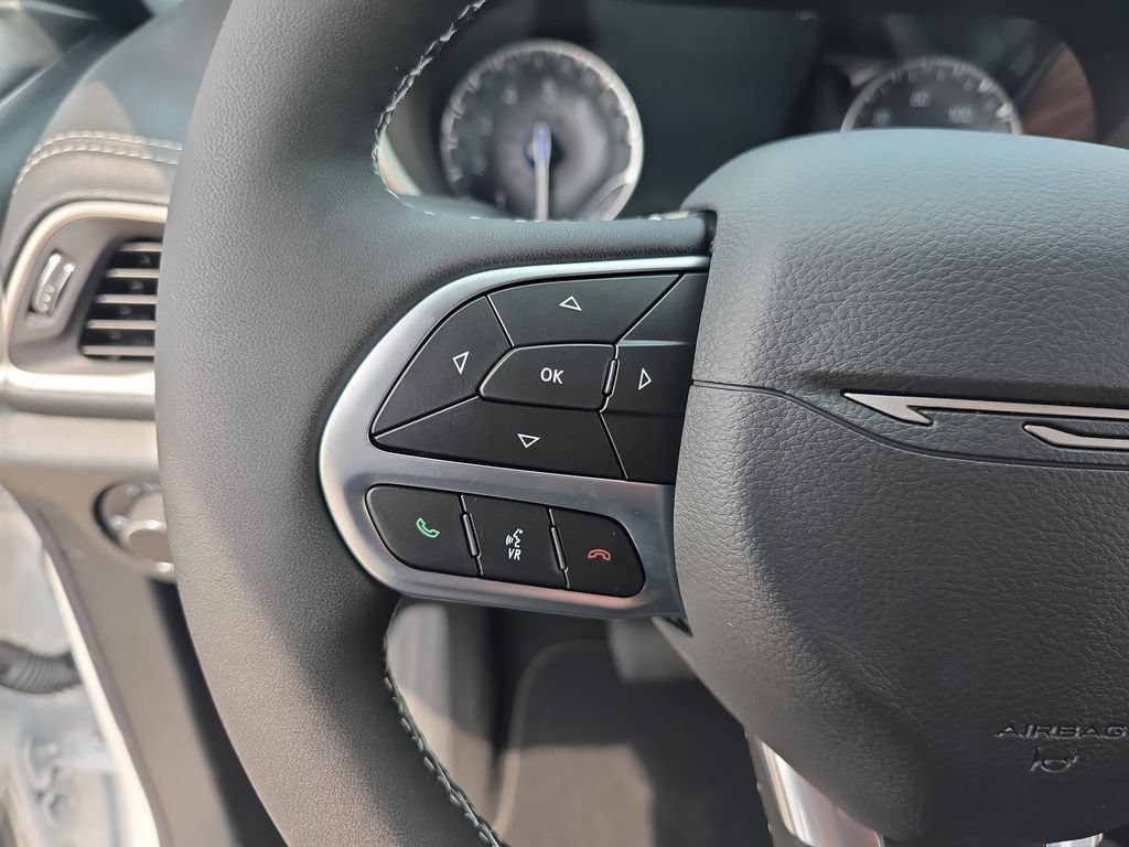 New 2027 Chrysler Pacifica Select AWD/4WD image 19