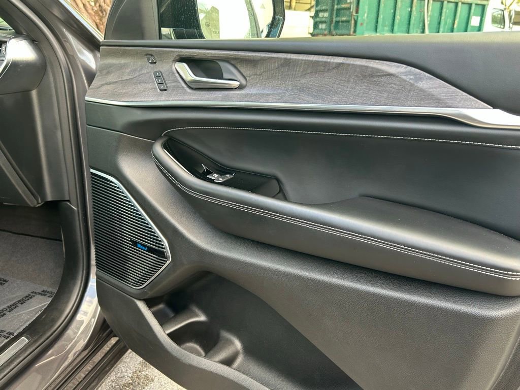 Certified 2021 Jeep Grand Cherokee L Overland w/ Luxury Tech Group IV image 33