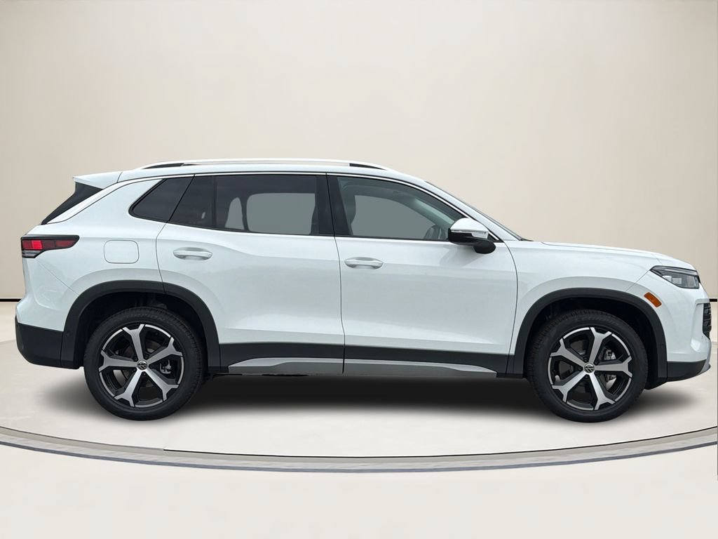 New 2026 Volkswagen Tiguan SE AWD/4WD image 2