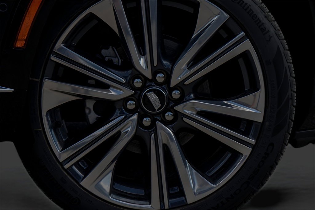 New 2026 Cadillac Optiq Luxury 2 image 27