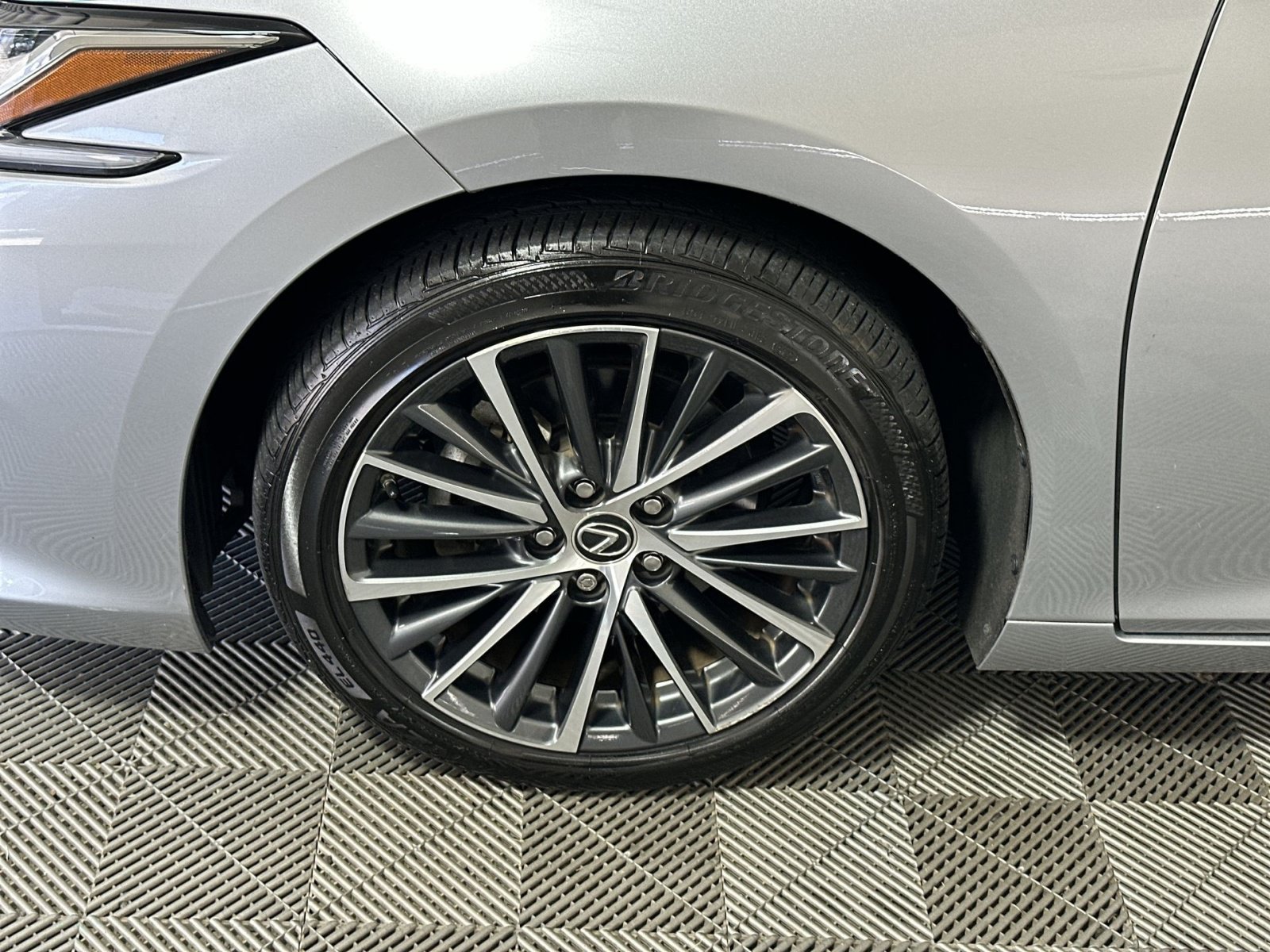 Used 2023 Lexus ES 350 w/ Premium Package FWD image 12