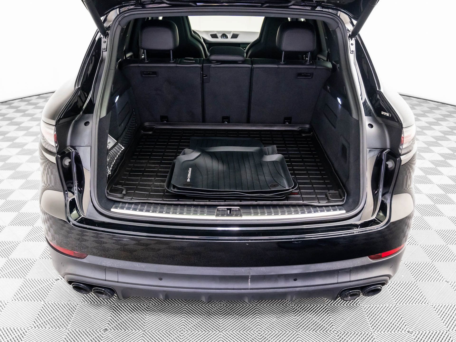Used 2021 Porsche Cayenne E-Hybrid image 30