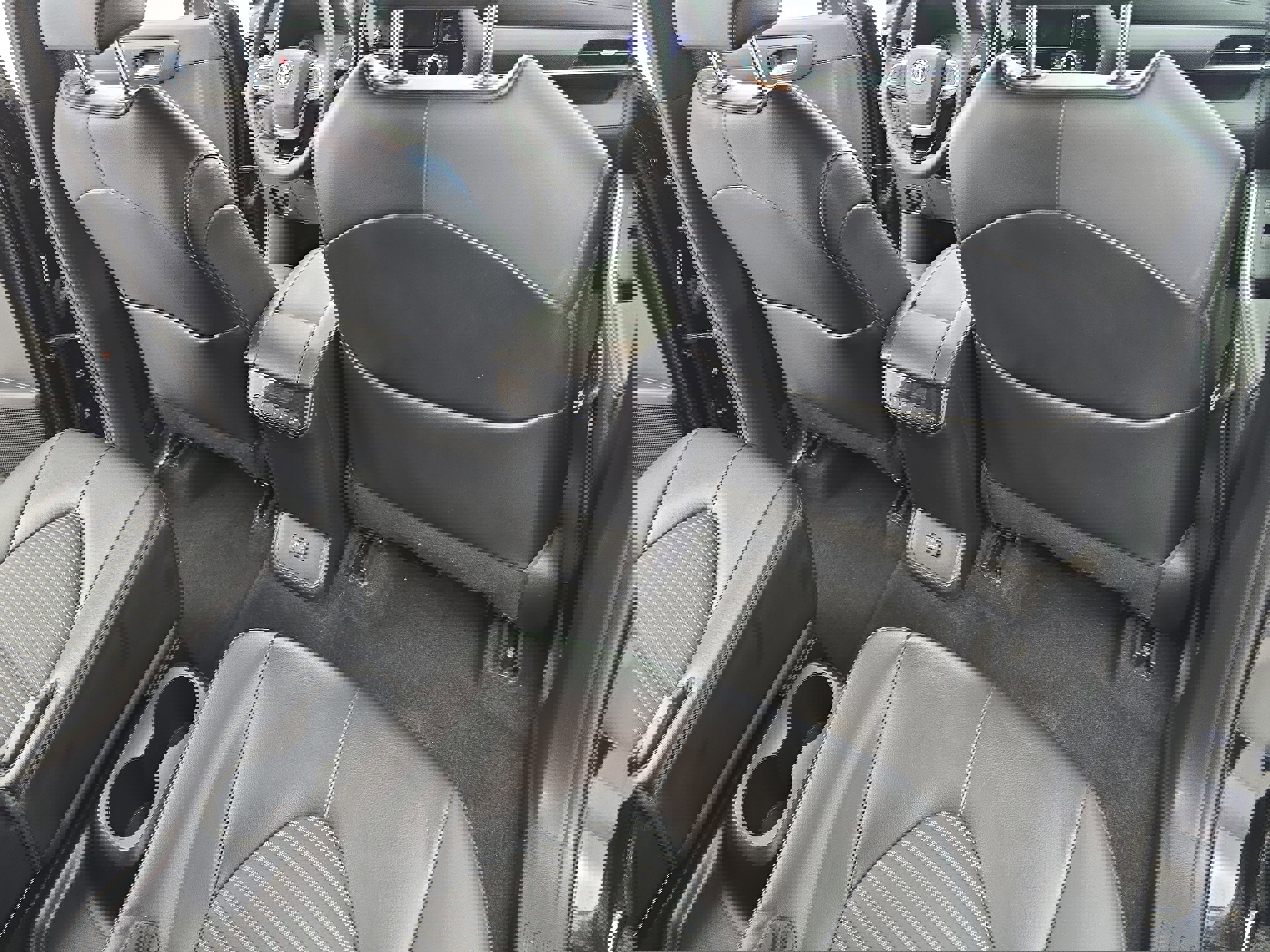 Used 2023 Toyota Highlander XSE image 11