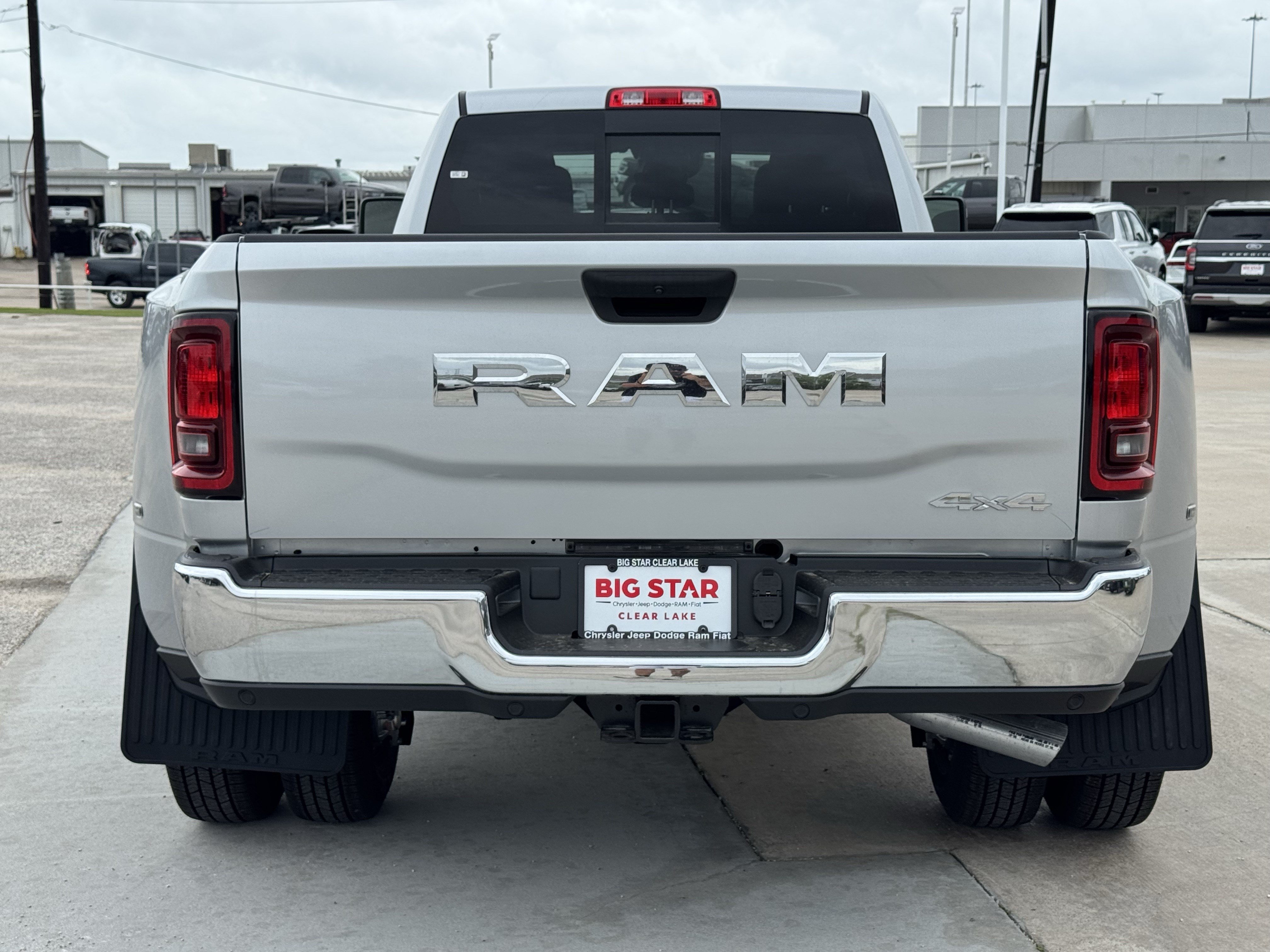 New 2026 RAM 3500 Tradesman AWD/4WD image 9