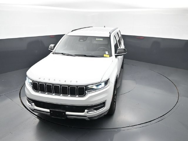 Used 2024 Jeep Wagoneer L Series II RWD image 29
