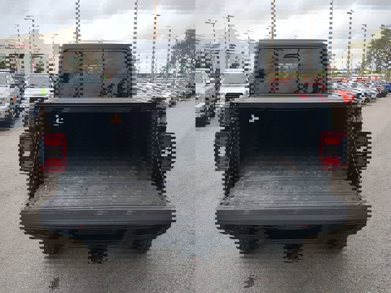 Used 2020 Jeep Gladiator Overland image 13