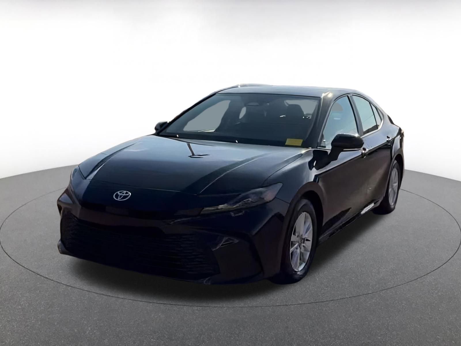 Used 2025 Toyota Camry LE image 7