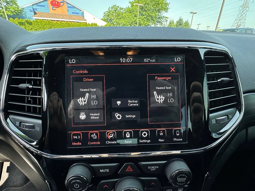 Used 2020 Jeep Grand Cherokee Altitude AWD/4WD image 29