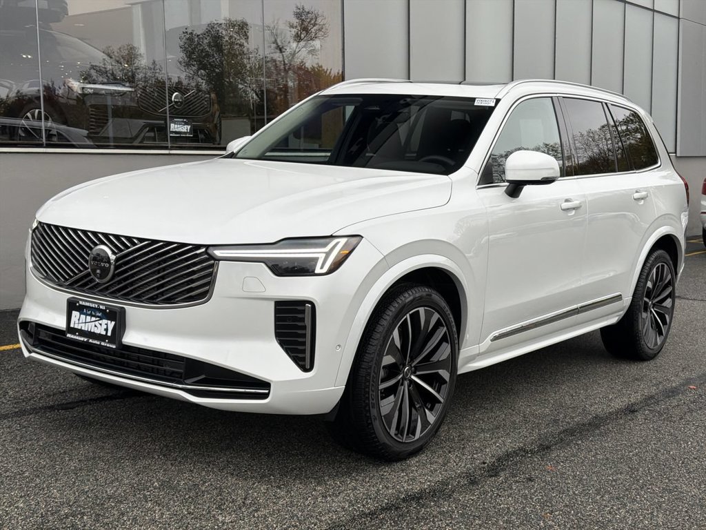 Certified 2026 Volvo XC90 B6 Plus AWD/4WD image 1