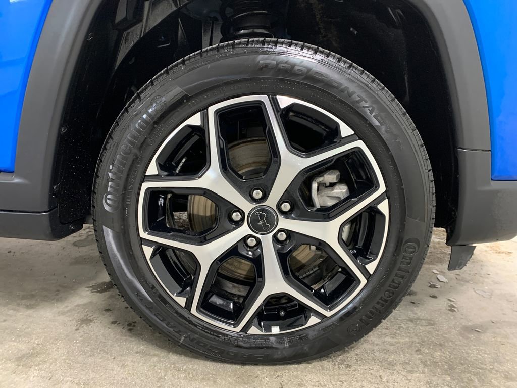 Used 2025 Jeep Compass Limited image 11