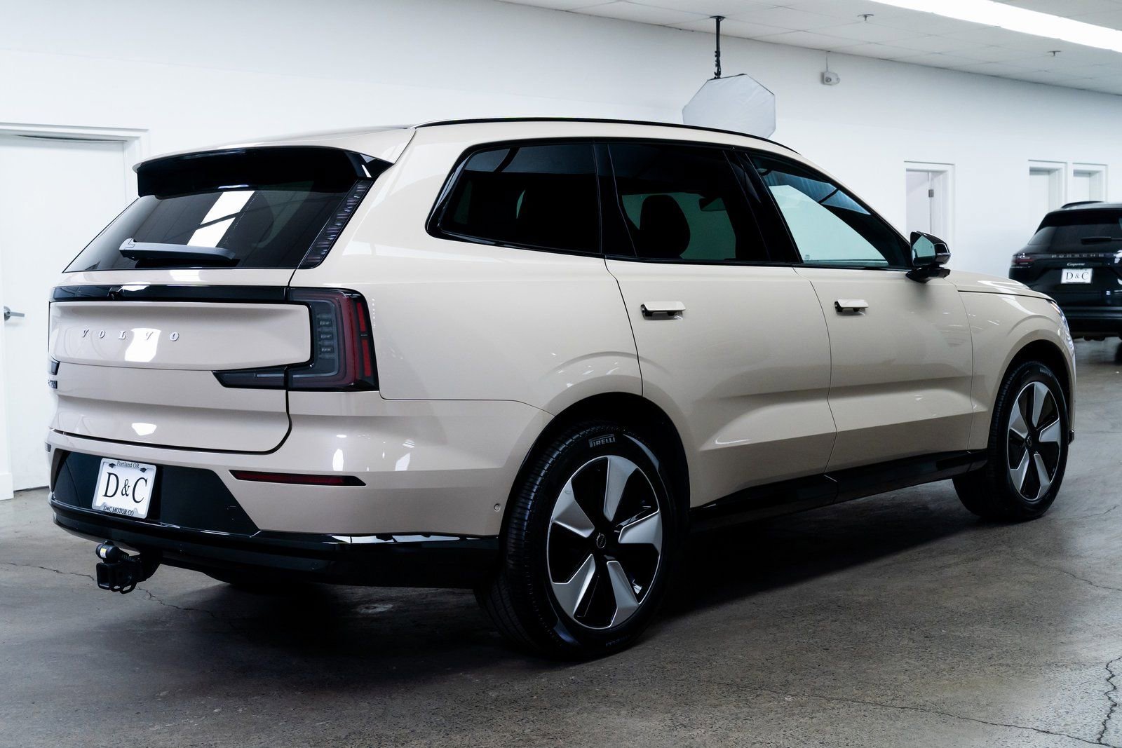 Used 2025 Volvo EX90 Plus AWD/4WD image 6